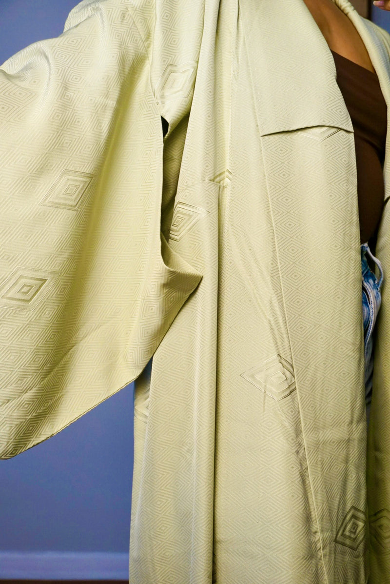 Kimono One Layer Light Pistacchio with Diamond Shapes in Silk