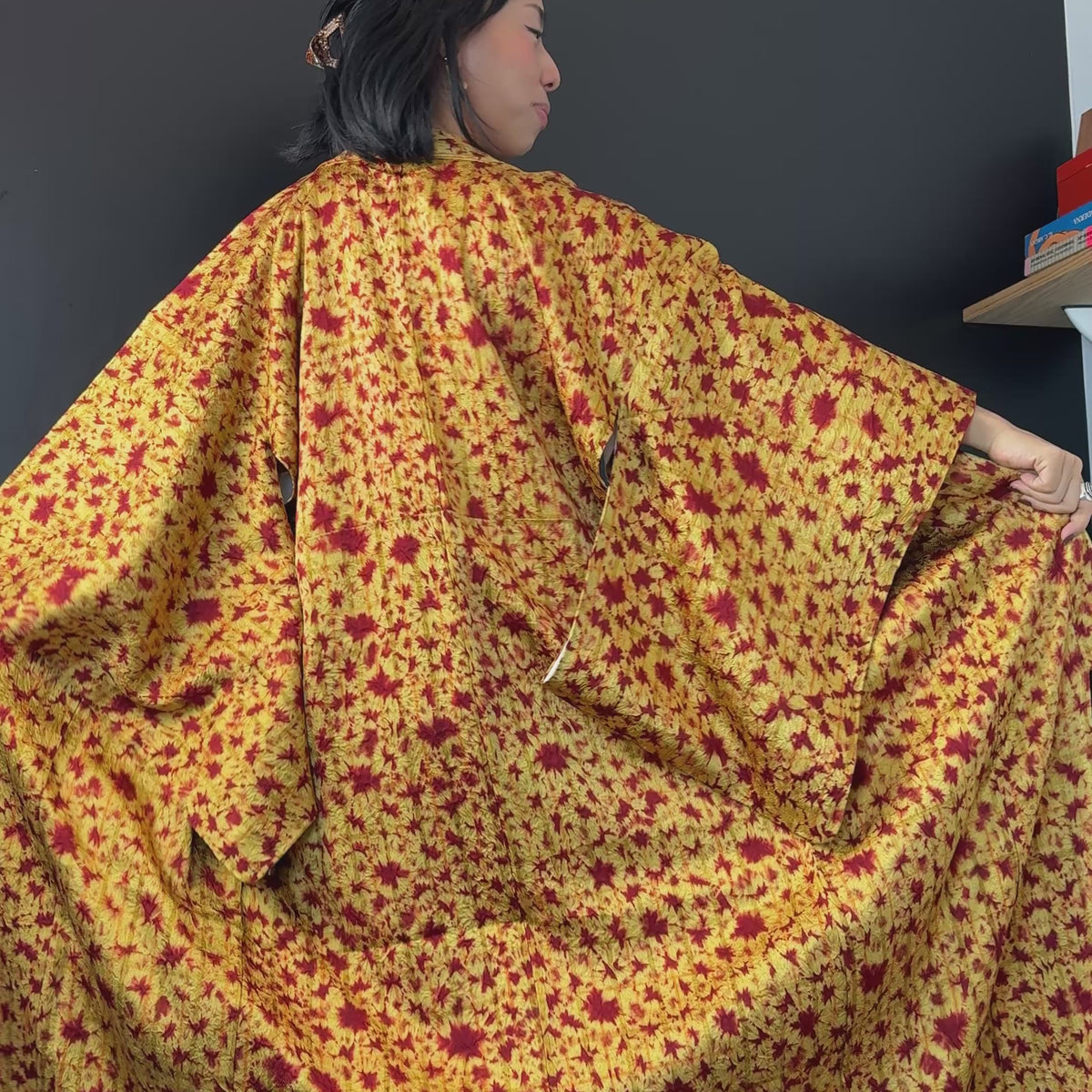 Kimono Golden Sun with Red Shibori Technique in Silk