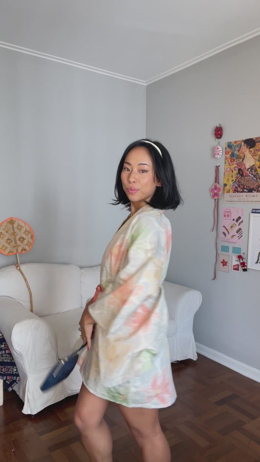 Short Kimono Single Layer in Tsumugi Silk Flowers