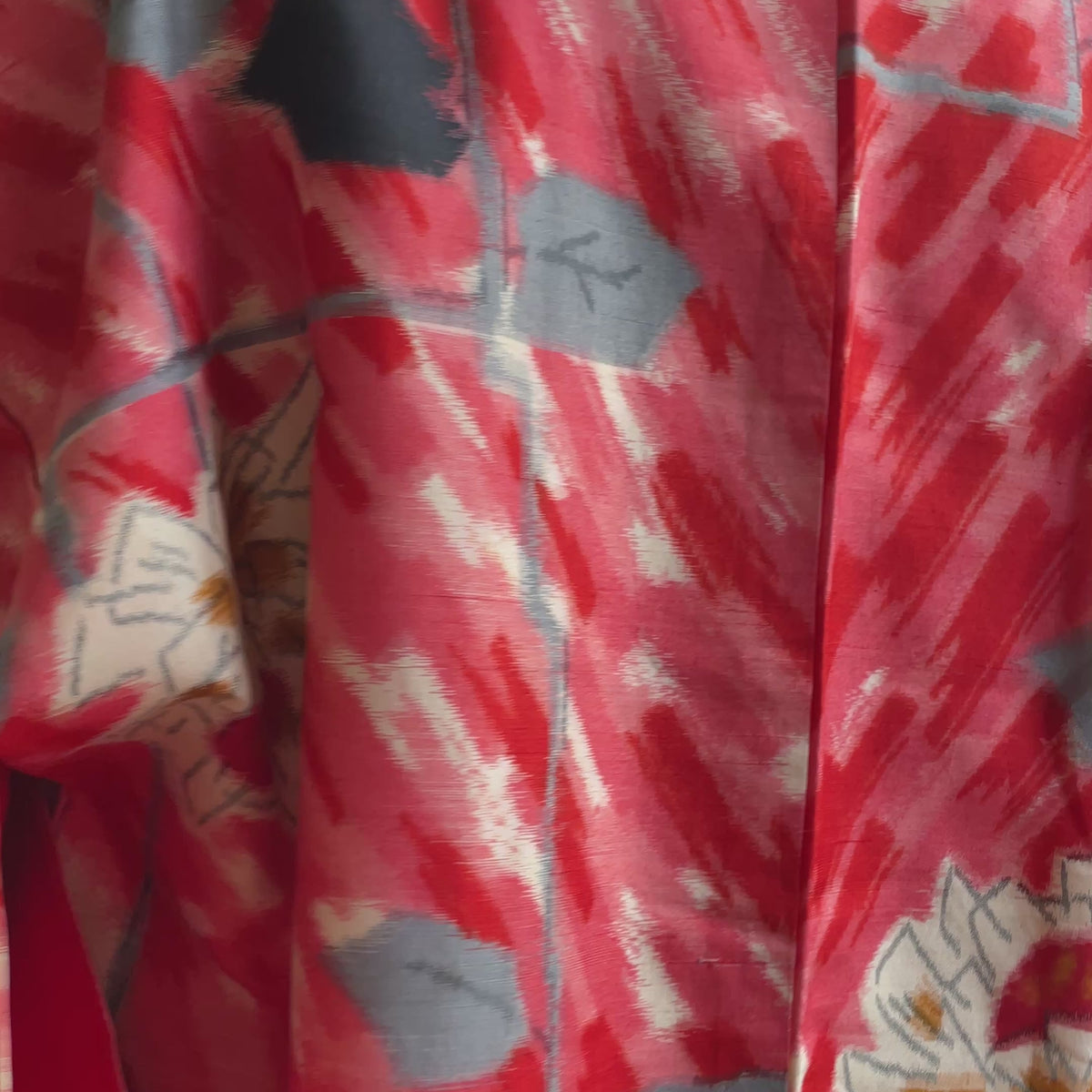 Kimono Vintage with Pink Drawings in Silk